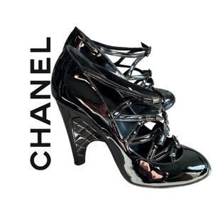 CHANEL Glossy Black Patent Leather Strappy Heels